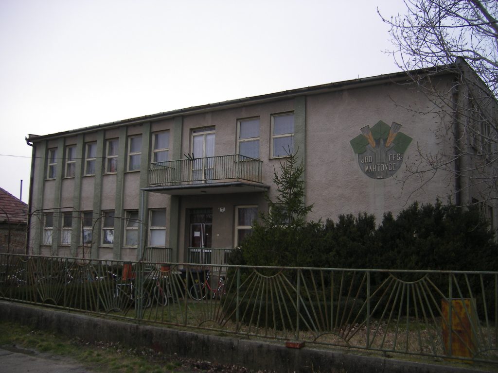 Szövetkezeti székház – dombormű