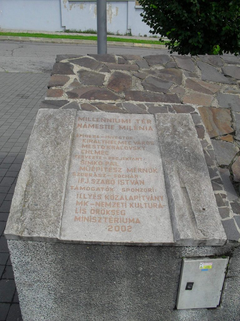 Milleniumi tér – alapkő
