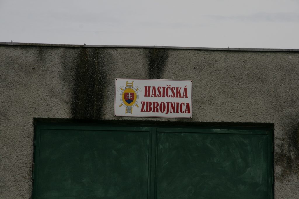 Tűzoltószertár